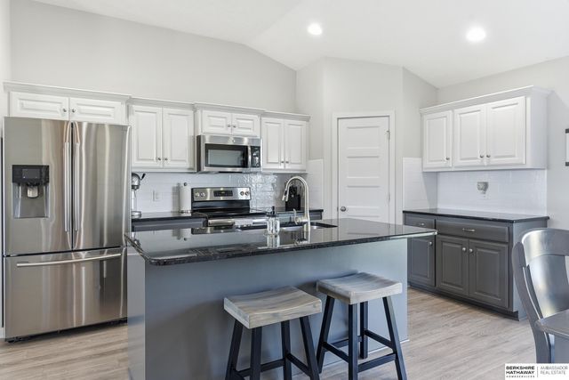 2022 Gindy Circle, Bellevue, NE 68147