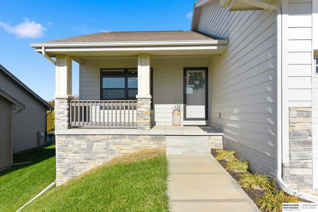 2022 Gindy Circle, Bellevue, NE 68147