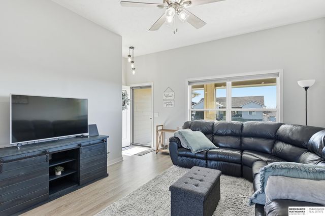 2022 Gindy Circle, Bellevue, NE 68147