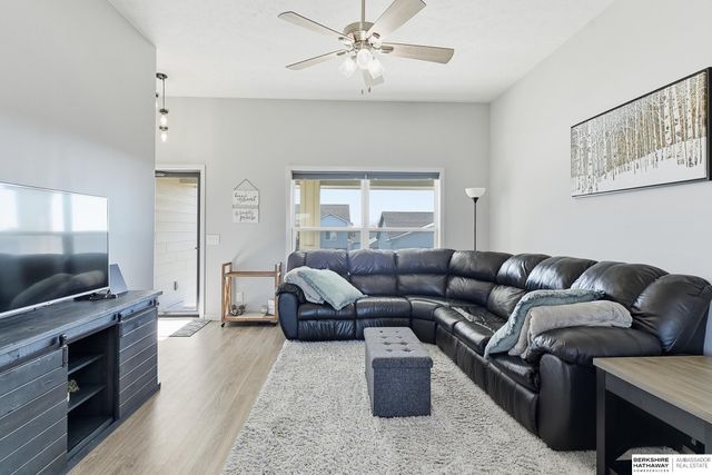 2022 Gindy Circle, Bellevue, NE 68147