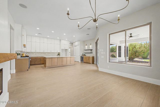 5629 W HEDGEHOG Place, Phoenix, AZ 85083