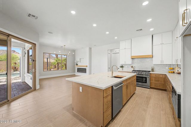 5629 W HEDGEHOG Place, Phoenix, AZ 85083