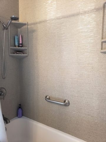 8838 Oakwood Drive, Hickory Hills, IL 60457