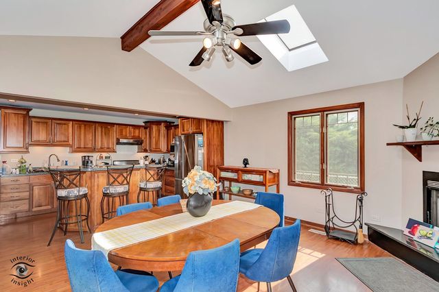 8838 Oakwood Drive, Hickory Hills, IL 60457