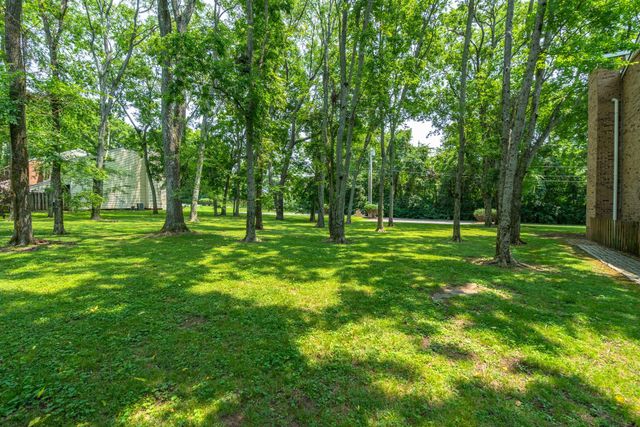 114 Brattlesboro Dr, Nashville, TN 37204