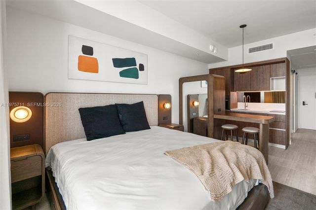 1611 SW 2nd Av 504, Miami, FL 33129