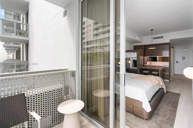 1611 SW 2nd Av 504, Miami, FL 33129