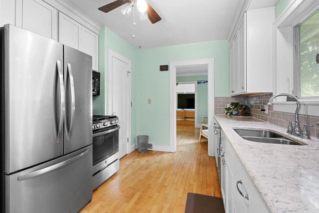 135 W 23RD AVENUE, Oshkosh, WI 54902
