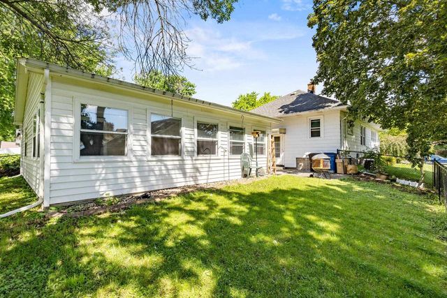 135 W 23RD AVENUE, Oshkosh, WI 54902