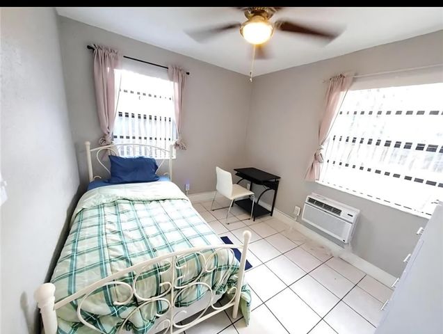1621 NW 7th Terrace B, Fort Lauderdale, FL 33311