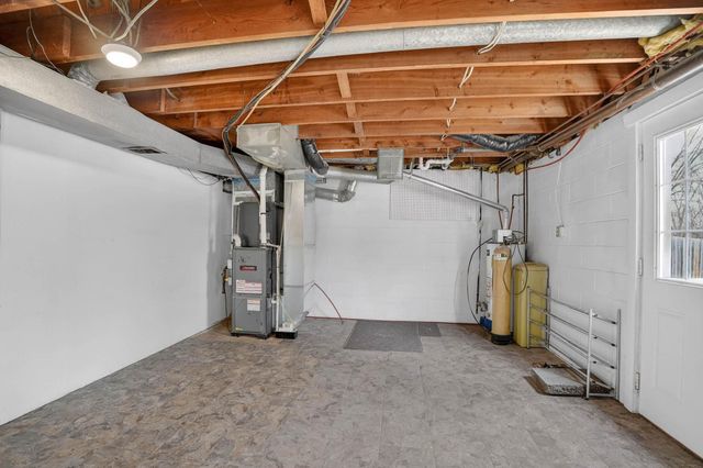 1421 Rainbow Drive, Cedar Falls, IA 50613