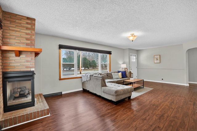 1421 Rainbow Drive, Cedar Falls, IA 50613