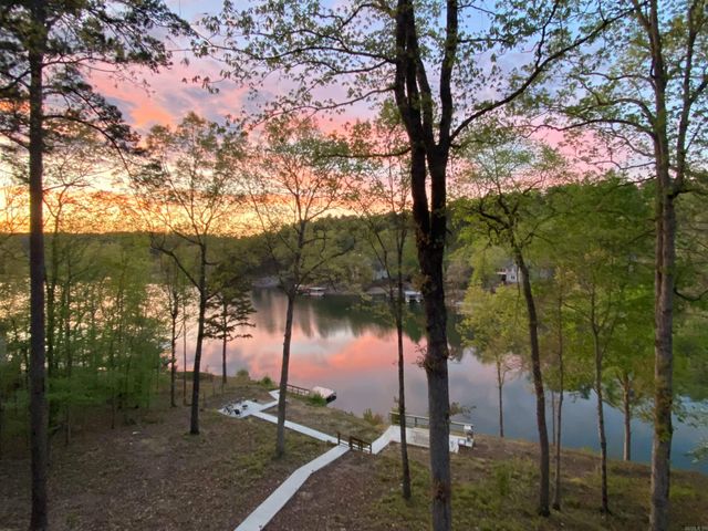 12 DelavEga Circle, Hot Springs Village, AR 71909