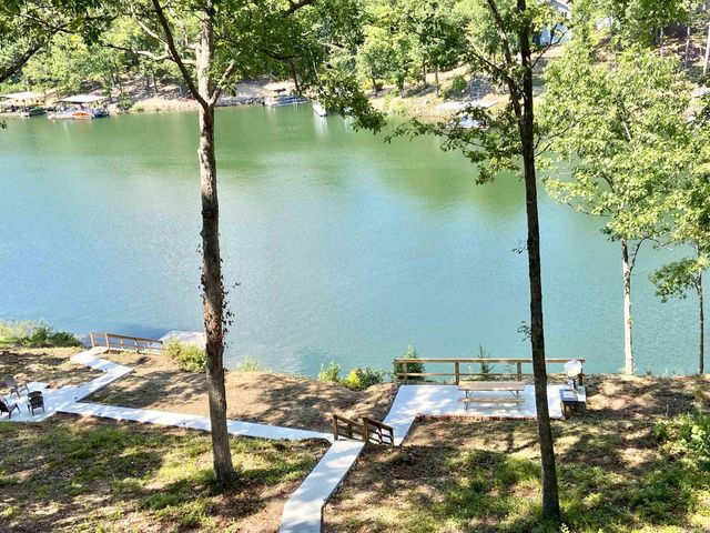 12 DelavEga Circle, Hot Springs Village, AR 71909