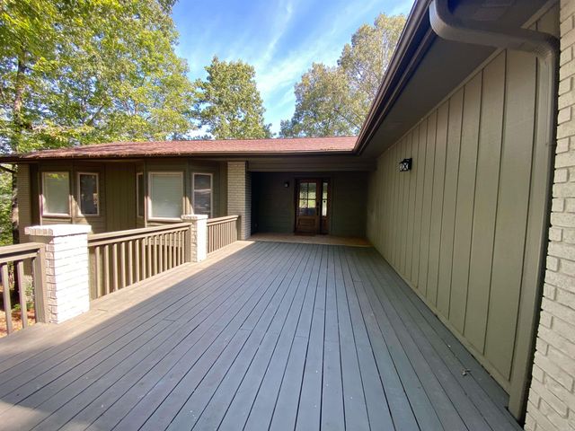 12 DelavEga Circle, Hot Springs Village, AR 71909