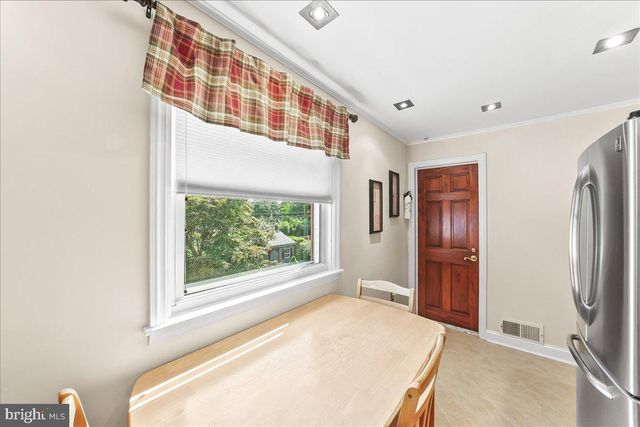 322 TWIN OAKS DR, Havertown, PA 19083