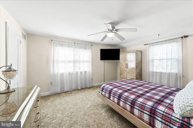 322 TWIN OAKS DR, Havertown, PA 19083