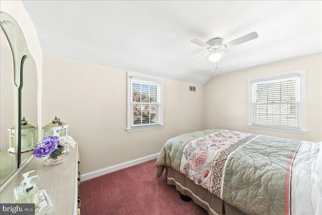 322 TWIN OAKS DR, Havertown, PA 19083
