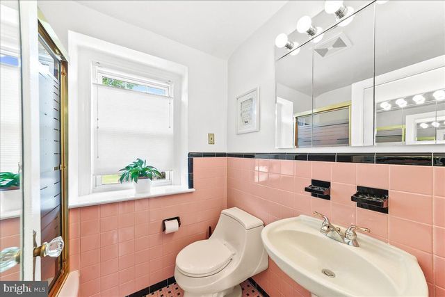 322 TWIN OAKS DR, Havertown, PA 19083