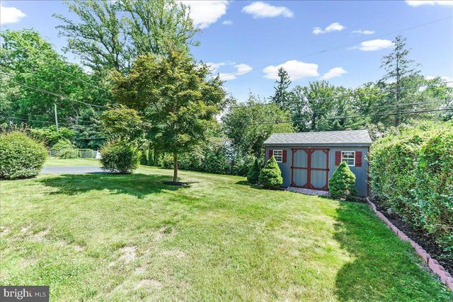 322 TWIN OAKS DR, Havertown, PA 19083