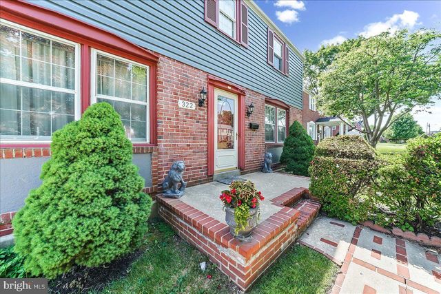 322 TWIN OAKS DR, Havertown, PA 19083