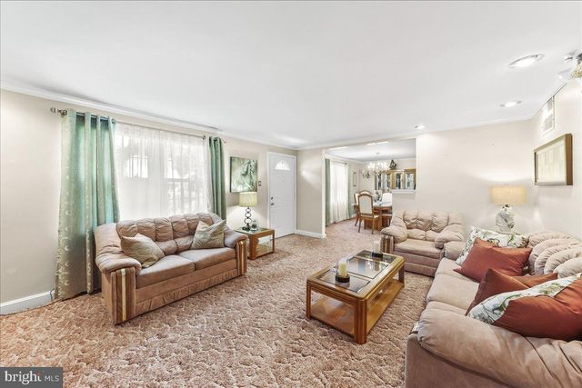 322 TWIN OAKS DR, Havertown, PA 19083