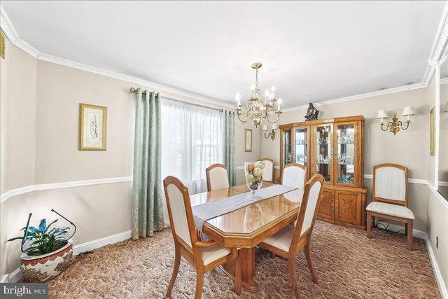 322 TWIN OAKS DR, Havertown, PA 19083