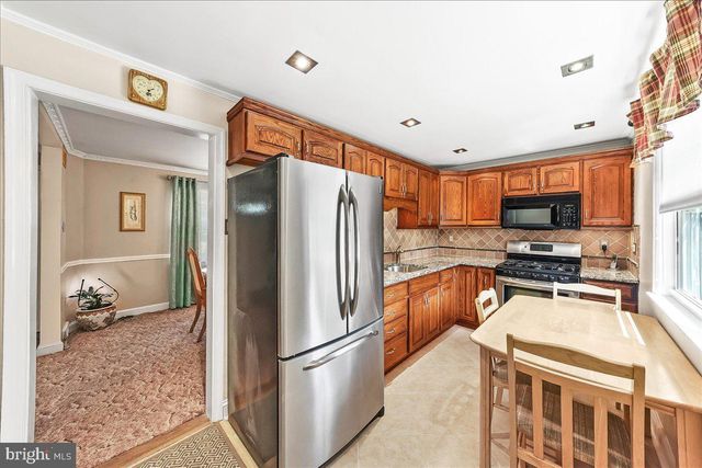 322 TWIN OAKS DR, Havertown, PA 19083
