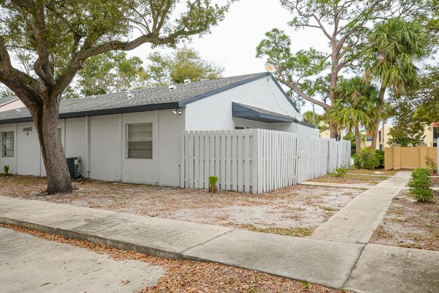 2007 Oleander Boulevard B, Fort Pierce, FL 34950
