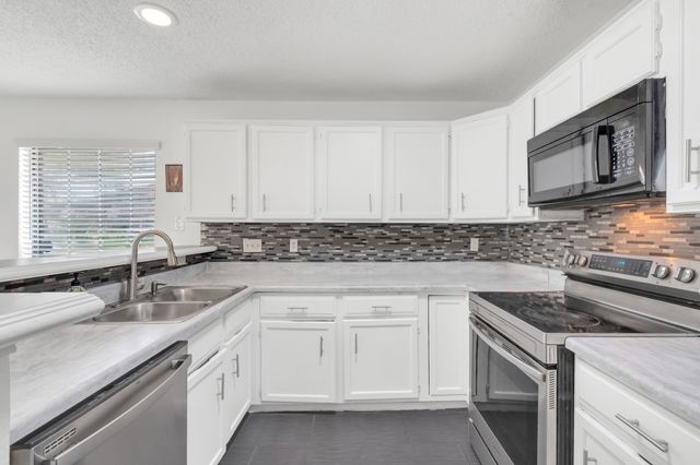 2111 Prairie Creek Trail, Garland, TX 75040