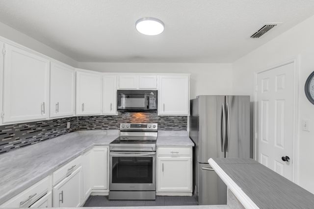 2111 Prairie Creek Trail, Garland, TX 75040