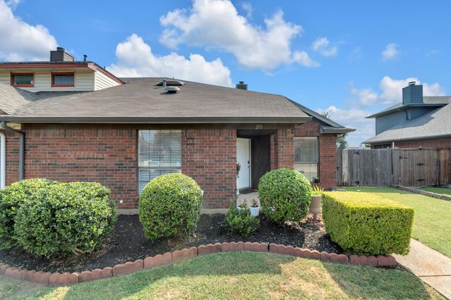 2111 Prairie Creek Trail, Garland, TX 75040