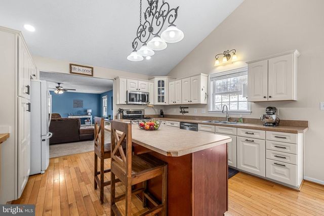 12270 HIGH POINT RD, Felton, PA 17322