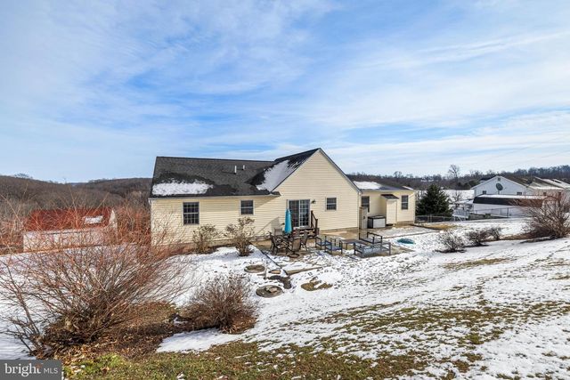 12270 HIGH POINT RD, Felton, PA 17322