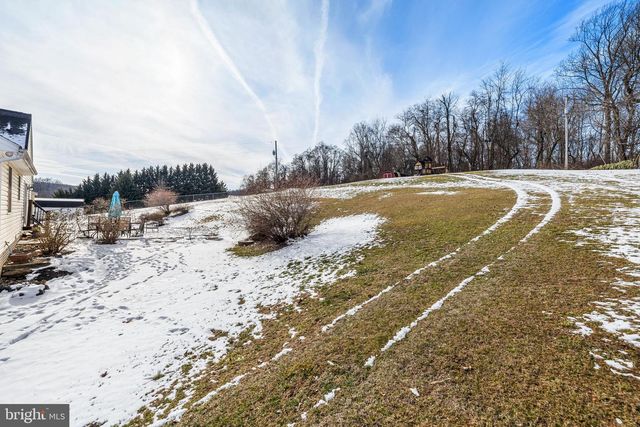 12270 HIGH POINT RD, Felton, PA 17322