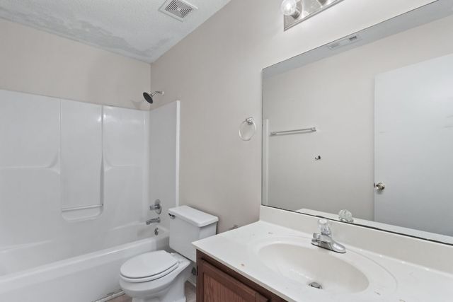 727 Peachers Mill Rd, Clarksville, TN 37042