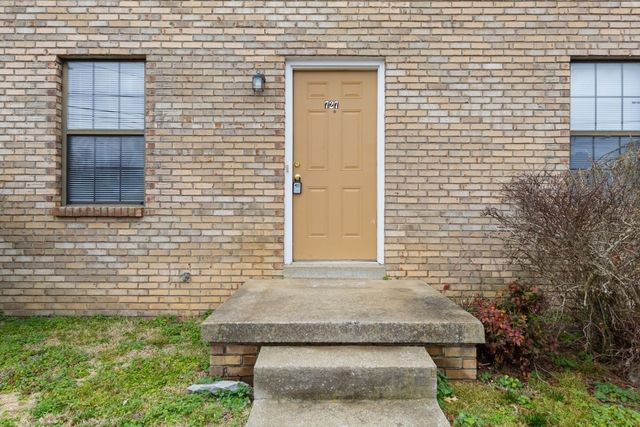 727 Peachers Mill Rd, Clarksville, TN 37042