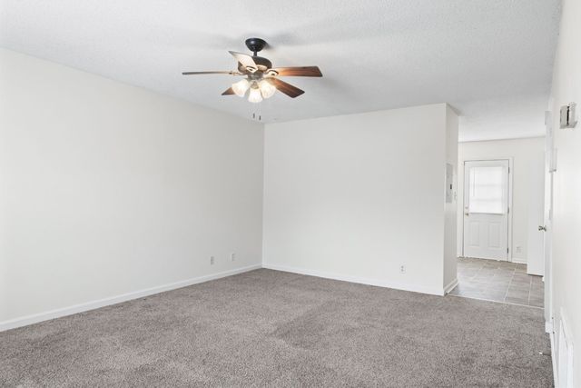 727 Peachers Mill Rd, Clarksville, TN 37042