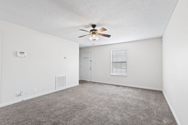 727 Peachers Mill Rd, Clarksville, TN 37042