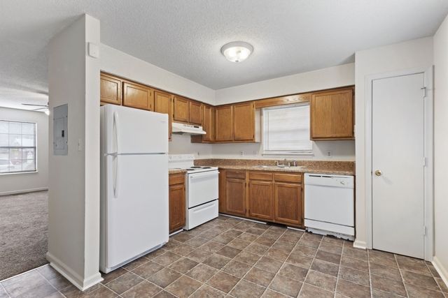 727 Peachers Mill Rd, Clarksville, TN 37042