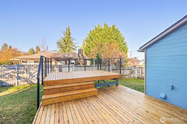 233 E 10th Street, Port Angeles, WA 98362