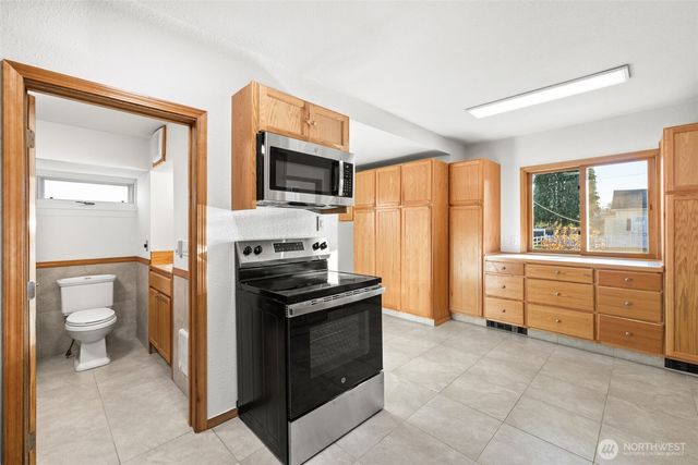 233 E 10th Street, Port Angeles, WA 98362