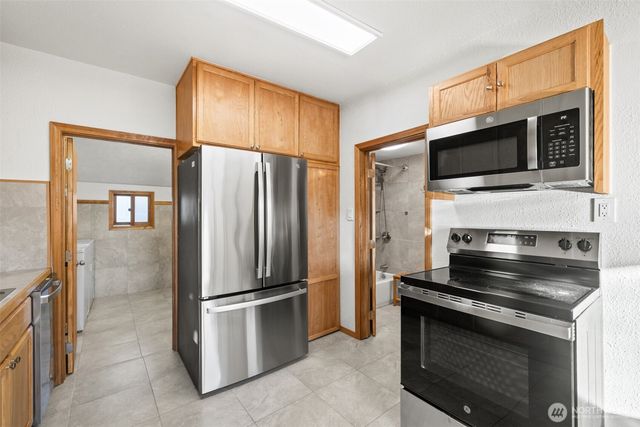 233 E 10th Street, Port Angeles, WA 98362