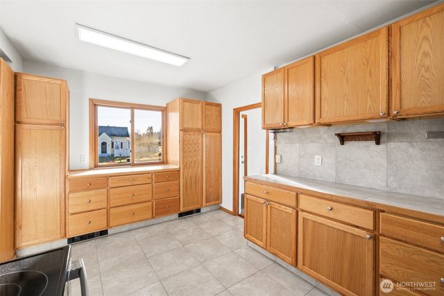 233 E 10th Street, Port Angeles, WA 98362