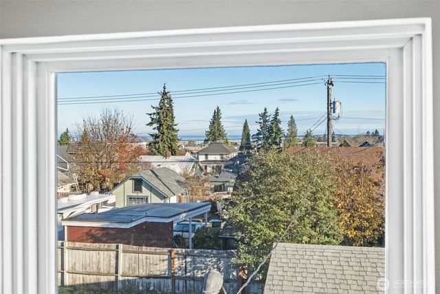 233 E 10th Street, Port Angeles, WA 98362