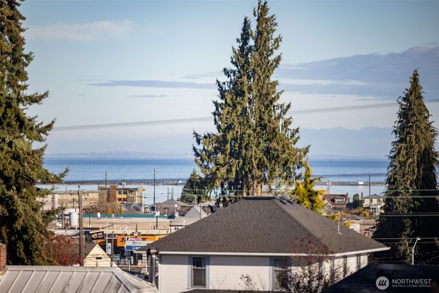 233 E 10th Street, Port Angeles, WA 98362