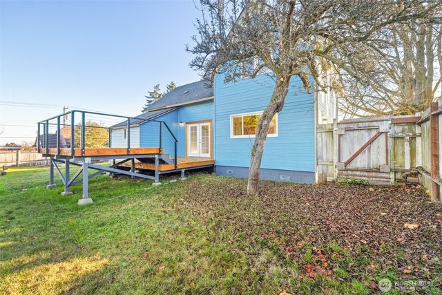 233 E 10th Street, Port Angeles, WA 98362