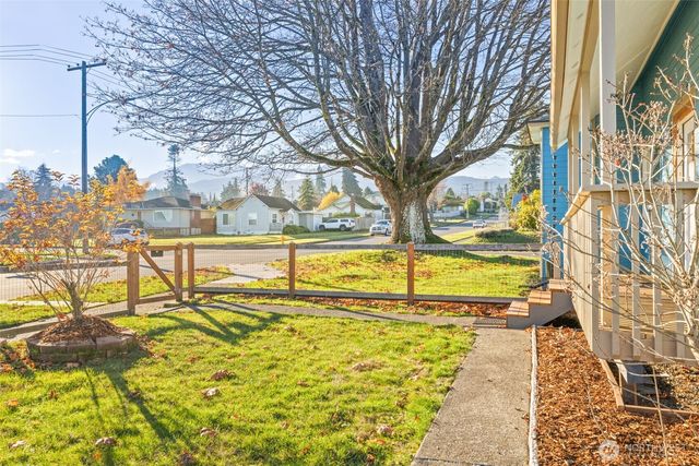 233 E 10th Street, Port Angeles, WA 98362