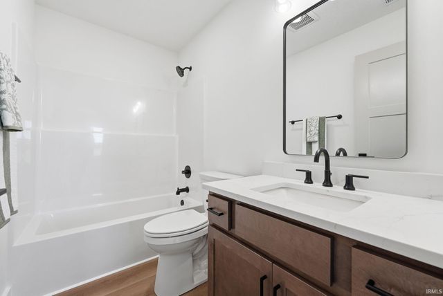12535 Blue Jay Trail, Fort Wayne, IN 46814