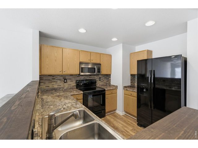 1560 Oak Creek Dr, Loveland, CO 80538